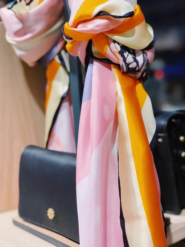 Accessoires textile : chic et confort pour toutes les saisons